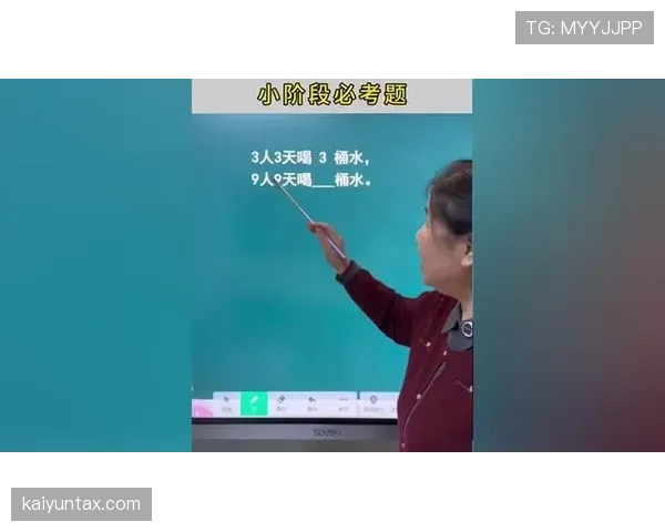 辛德hu家的冰箱里塞满能量饮料,训练完直接拎两瓶当水喝 辛德hu家的冰箱里塞满能量饮料,训练完直接拎两瓶当水喝